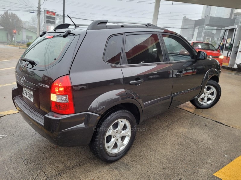 TUCSON 2.0 MPFI GL 16V 142CV 2WD GASOLINA 4P MANUAL - 2011 - CAXIAS DO SUL