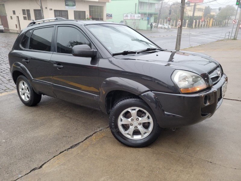 TUCSON 2.0 MPFI GL 16V 142CV 2WD GASOLINA 4P MANUAL - 2011 - CAXIAS DO SUL