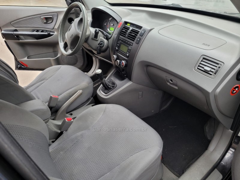TUCSON 2.0 MPFI GL 16V 142CV 2WD GASOLINA 4P MANUAL - 2011 - CAXIAS DO SUL