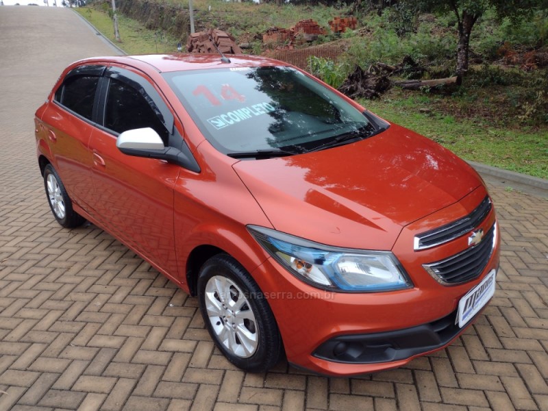 ONIX 1.0 MPFI LOLLAPALOOZA 8V FLEX 4P MANUAL - 2014 - CANELA