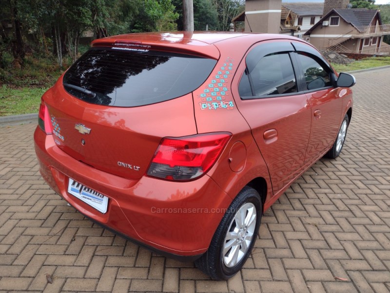 ONIX 1.0 MPFI LOLLAPALOOZA 8V FLEX 4P MANUAL - 2014 - CANELA