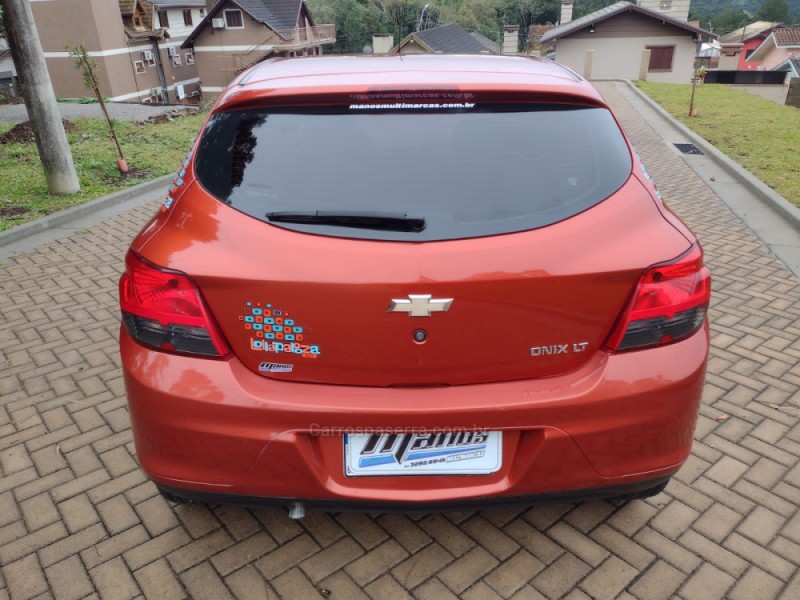 ONIX 1.0 MPFI LOLLAPALOOZA 8V FLEX 4P MANUAL - 2014 - CANELA