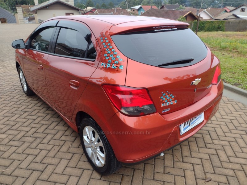 ONIX 1.0 MPFI LOLLAPALOOZA 8V FLEX 4P MANUAL - 2014 - CANELA