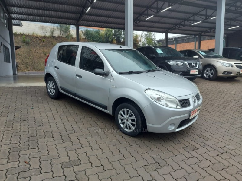 sandero 1.0 authentique 16v flex 4p manual 2009 caxias do sul