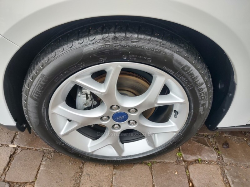 FOCUS 1.6 SE PLUS 16V FLEX 4P MANUAL - 2016 - GUAPORé
