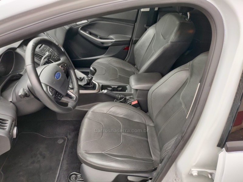 FOCUS 1.6 SE PLUS 16V FLEX 4P MANUAL - 2016 - GUAPORé