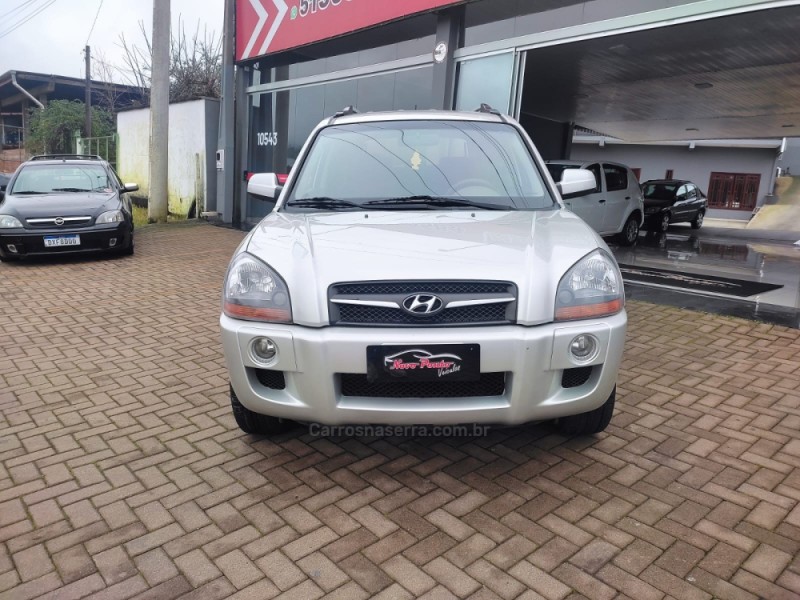 TUCSON 2.0 MPFI GLS BASE 16V 143CV 2WD FLEX 4P AUTOMÁTICO - 2011 - PAROBé