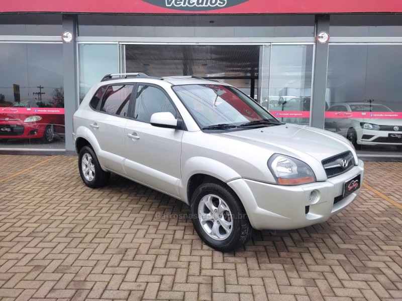 tucson 2.0 mpfi gls base 16v 143cv 2wd flex 4p automatico 2011 parobe