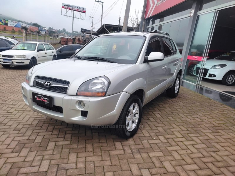 TUCSON 2.0 MPFI GLS BASE 16V 143CV 2WD FLEX 4P AUTOMÁTICO - 2011 - PAROBé