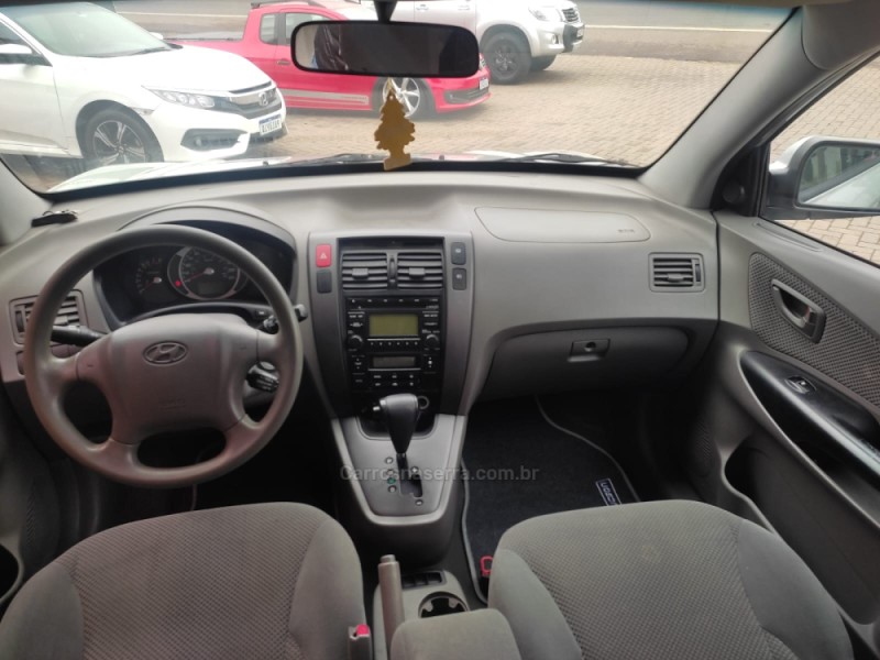 TUCSON 2.0 MPFI GLS BASE 16V 143CV 2WD FLEX 4P AUTOMÁTICO - 2011 - PAROBé