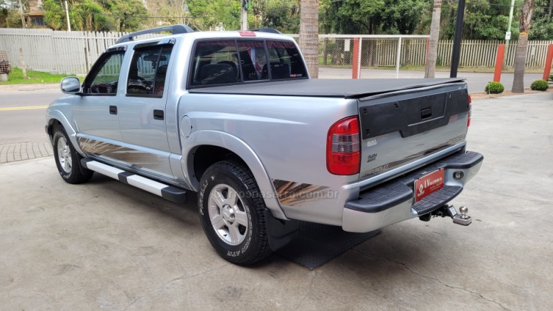 S10 2.4 MPFI RODEIO 4X2 CD 8V FLEX 4P MANUAL - 2011 - CAXIAS DO SUL