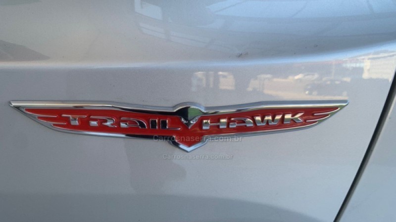 RENEGADE 2.0 16V TURBO DIESEL TRAILHAWK 4P 4X4 AUTOMÁTICO - 2016 - CAXIAS DO SUL