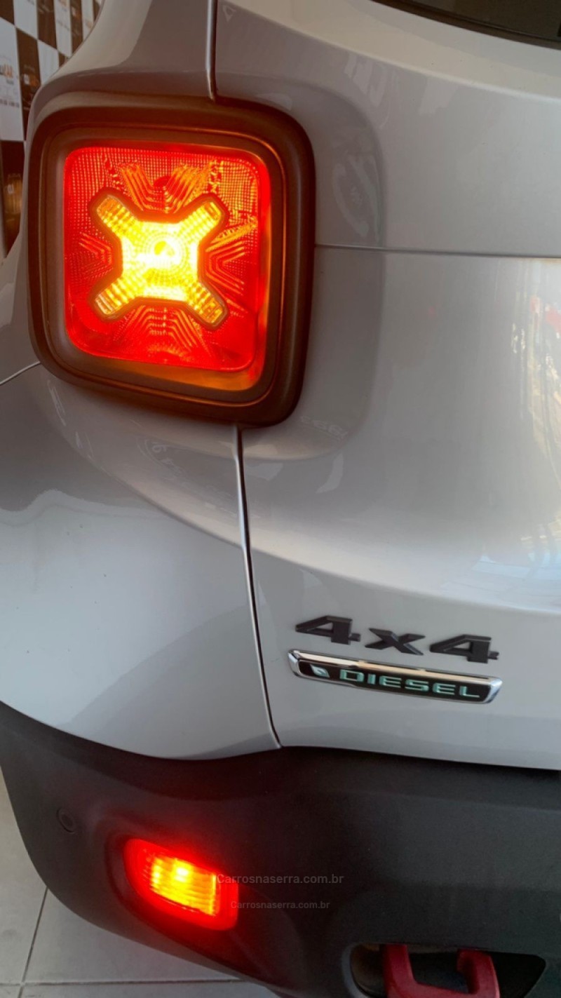 RENEGADE 2.0 16V TURBO DIESEL TRAILHAWK 4P 4X4 AUTOMÁTICO - 2016 - CAXIAS DO SUL