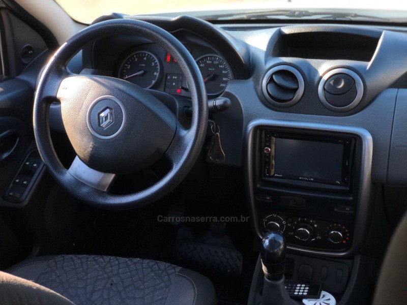 DUSTER 1.6 DYNAMIQUE 4X2 16V FLEX 4P MANUAL - 2013 - CANELA