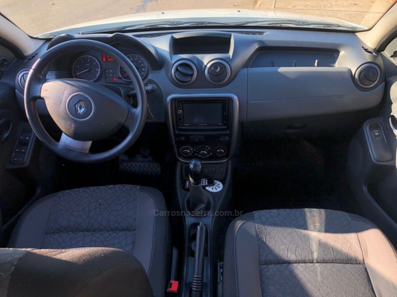 DUSTER 1.6 DYNAMIQUE 4X2 16V FLEX 4P MANUAL - 2013 - CANELA