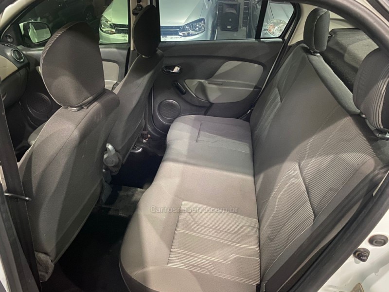 LOGAN 1.6 EXPRESSION 8V FLEX 4P MANUAL - 2015 - CAXIAS DO SUL