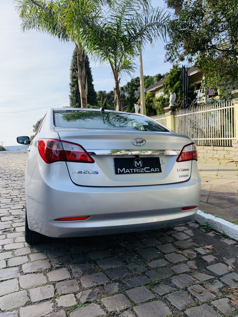 HB20S 1.6 COMFORT PLUS 16V FLEX 4P AUTOMÁTICO - 2015 - CANELA