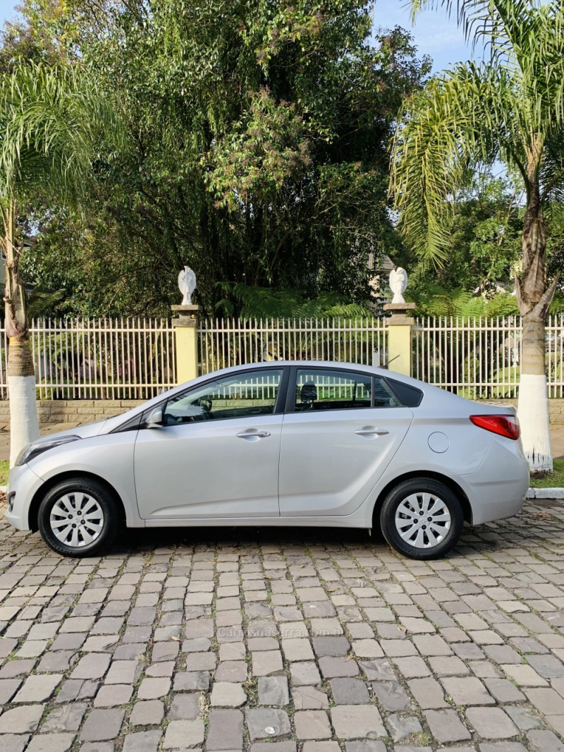 HB20S 1.6 COMFORT PLUS 16V FLEX 4P AUTOMÁTICO - 2015 - CANELA