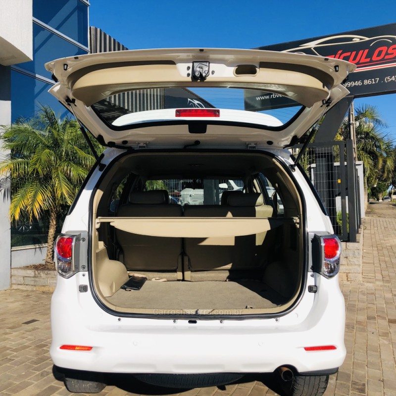 HILUX SW4 2.7 SR 4X2 16V FLEX 4P AUTOMÁTICO - 2013 - GUAPORé