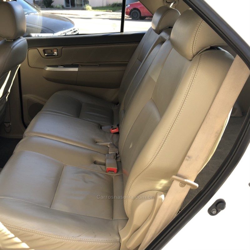 HILUX SW4 2.7 SR 4X2 16V FLEX 4P AUTOMÁTICO - 2013 - GUAPORé