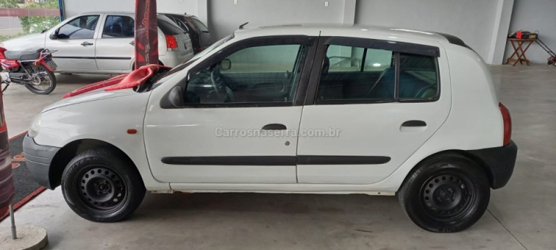 CLIO 1.0 RL 8V GASOLINA 4P MANUAL - 2002 - PAROBé