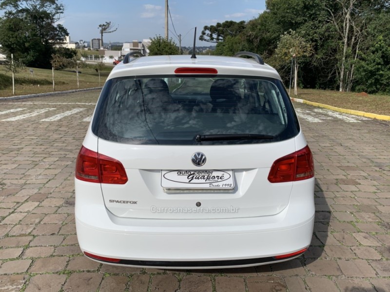 SPACEFOX 1.6 MI TREND 8V FLEX 4P MANUAL - 2013 - GUAPORé