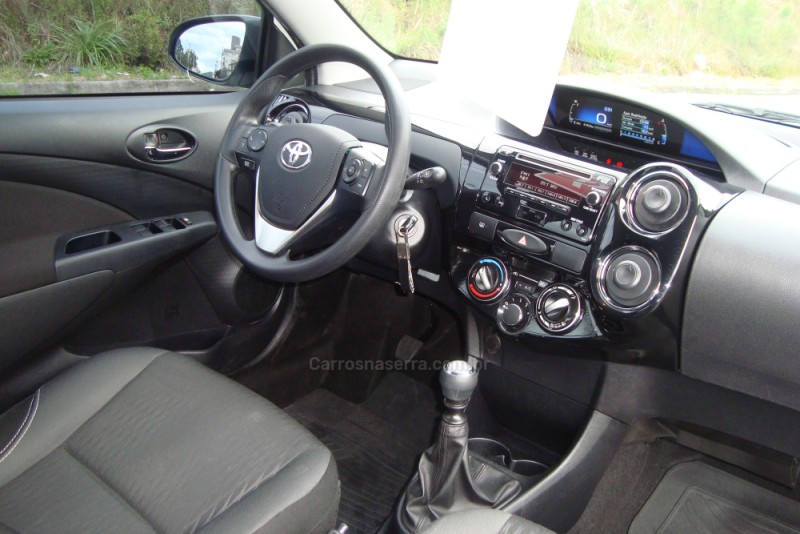 ETIOS 1.5 X PLUS 16V FLEX 4P MANUAL - 2019 - FLORES DA CUNHA