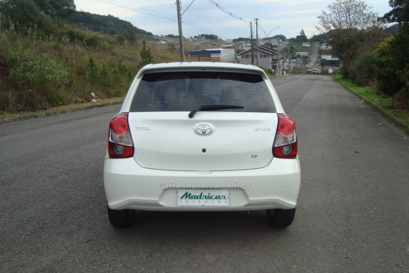ETIOS 1.5 X PLUS 16V FLEX 4P MANUAL - 2019 - FLORES DA CUNHA