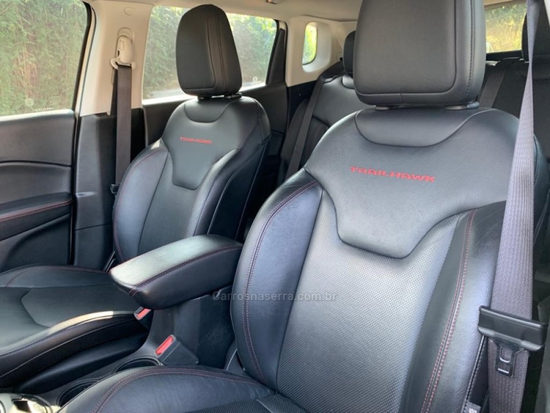 COMPASS 2.0 16V DIESEL TRAILHAWK 4X4 AUTOMÁTICO - 2017 - FARROUPILHA