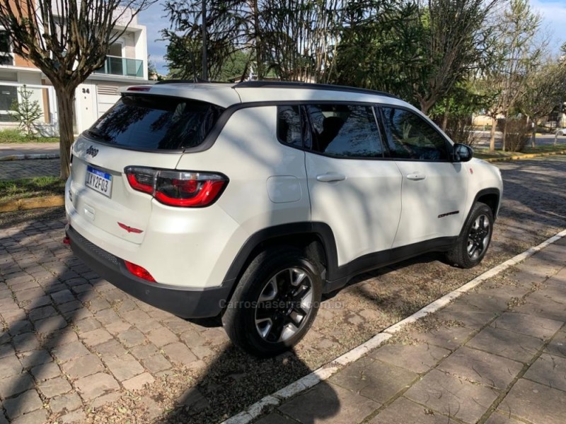 COMPASS 2.0 16V DIESEL TRAILHAWK 4X4 AUTOMÁTICO - 2017 - FARROUPILHA
