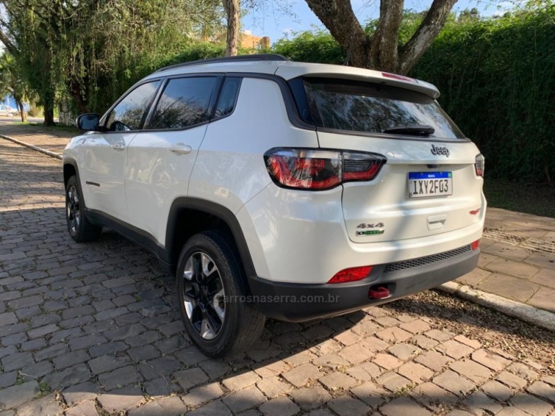 COMPASS 2.0 16V DIESEL TRAILHAWK 4X4 AUTOMÁTICO - 2017 - FARROUPILHA