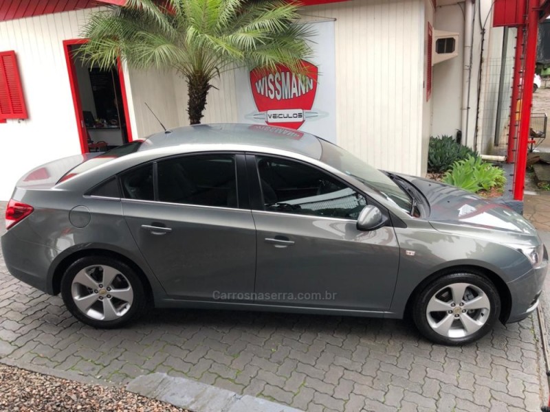 CRUZE 1.8 LT 16V FLEX 4P MANUAL - 2013 - TRêS COROAS