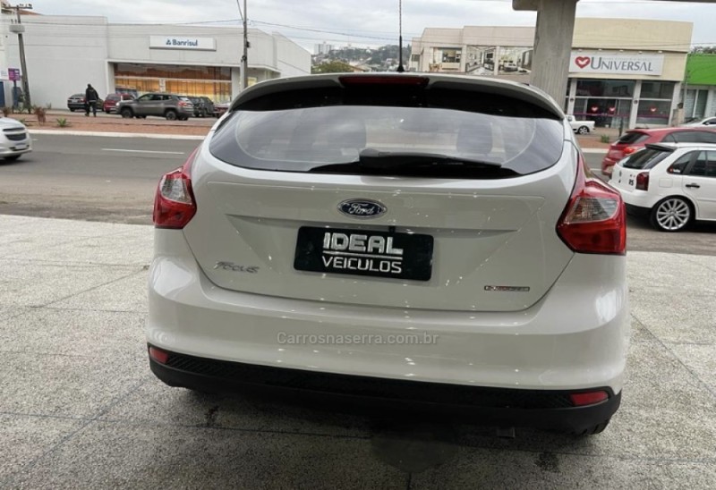 FOCUS 1.6 SE 16V FLEX 4P AUTOMÁTICO - 2015 - NOVO HAMBURGO