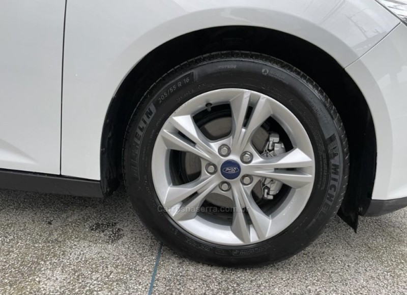 FOCUS 1.6 SE 16V FLEX 4P AUTOMÁTICO - 2015 - NOVO HAMBURGO