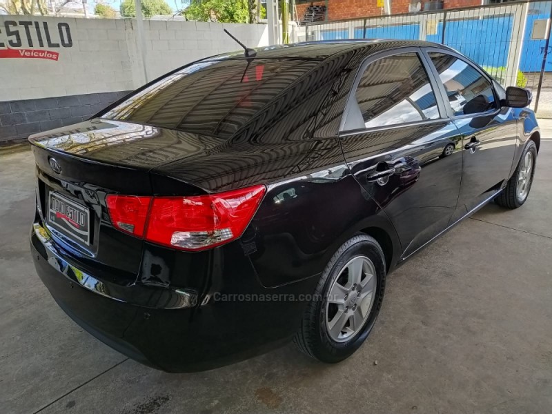 CERATO 1.6 EX3 SEDAN 16V GASOLINA 4P MANUAL - 2013 - CAXIAS DO SUL