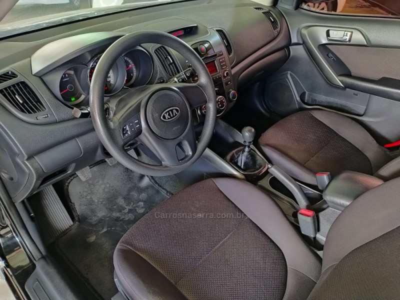 CERATO 1.6 EX3 SEDAN 16V GASOLINA 4P MANUAL - 2013 - CAXIAS DO SUL