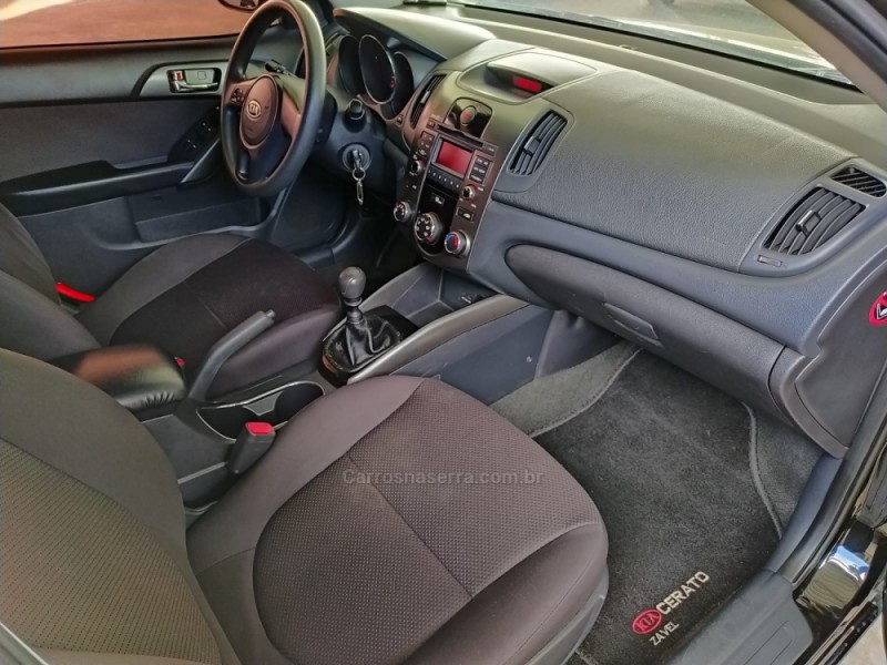 CERATO 1.6 EX3 SEDAN 16V GASOLINA 4P MANUAL - 2013 - CAXIAS DO SUL