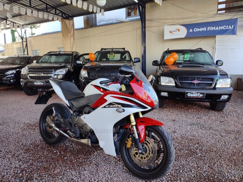 CBR 600F  - 2012 - CANELA
