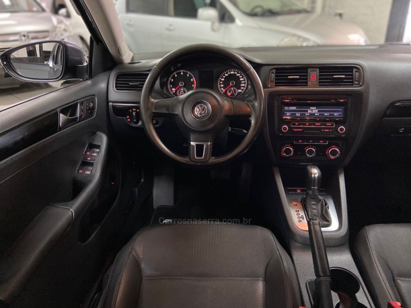 JETTA 2.0 COMFORTLINE FLEX 4P TIPTRONIC - 2012 - ESTâNCIA VELHA
