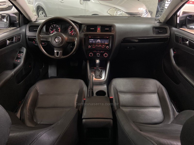JETTA 2.0 COMFORTLINE FLEX 4P TIPTRONIC - 2012 - ESTâNCIA VELHA