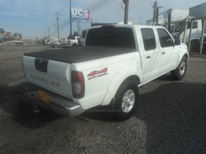 FRONTIER 2.8 SE 4X4 CD TURBO DIESEL 4P MANUAL - 2004 - FARROUPILHA