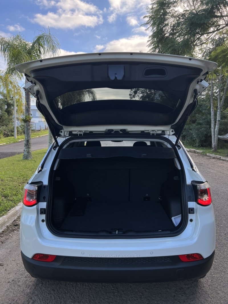 COMPASS 2.0 16V FLEX LIMITED AUTOMÁTICO - 2018 - CAMPO BOM