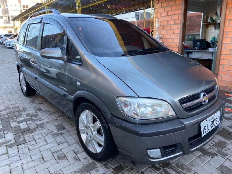 ZAFIRA 2.0 MPFI ELEGANCE 8V FLEX 4P AUTOMÁTICO - 2011 - CANELA