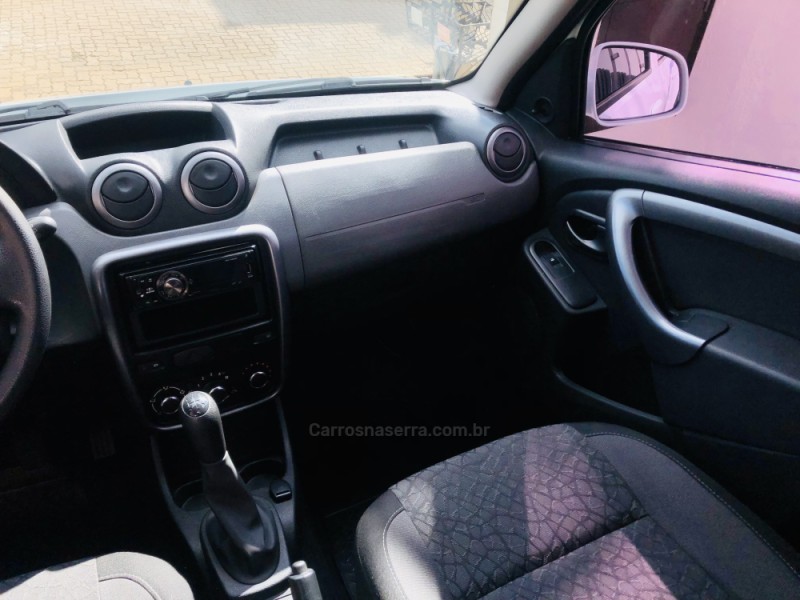 DUSTER 1.6 EXPRESSION 4X2 16V FLEX 4P MANUAL - 2014 - NOVA PETRóPOLIS