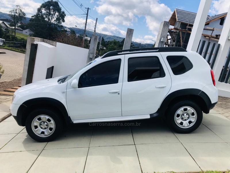 DUSTER 1.6 EXPRESSION 4X2 16V FLEX 4P MANUAL - 2014 - NOVA PETRóPOLIS