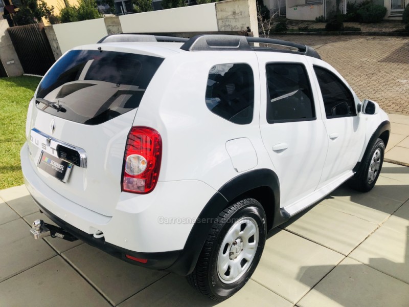 DUSTER 1.6 EXPRESSION 4X2 16V FLEX 4P MANUAL - 2014 - NOVA PETRóPOLIS