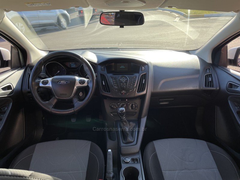 FOCUS 1.6 S 16V FLEX 4P MANUAL - 2015 - FARROUPILHA