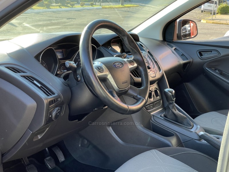 FOCUS 1.6 S 16V FLEX 4P MANUAL - 2015 - FARROUPILHA
