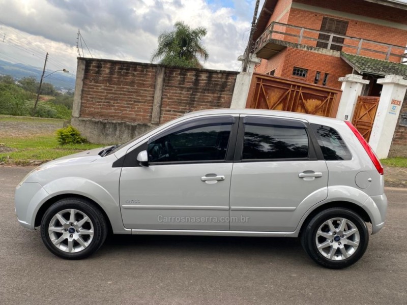 FIESTA 1.6 MPI CLASS HATCH 8V FLEX 4P MANUAL - 2010 - CAMPO BOM
