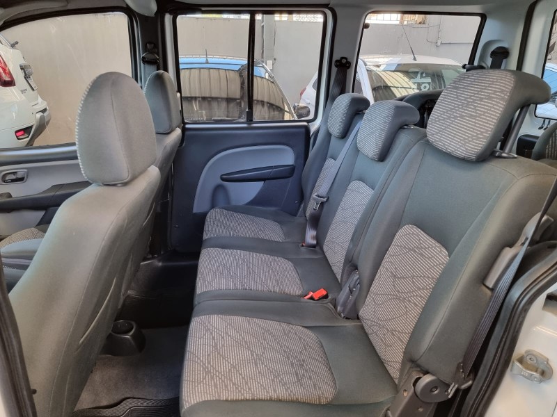 DOBLÓ 1.8 MPI ESSENCE 16V FLEX 7P MANUAL - 2019 - CANOAS